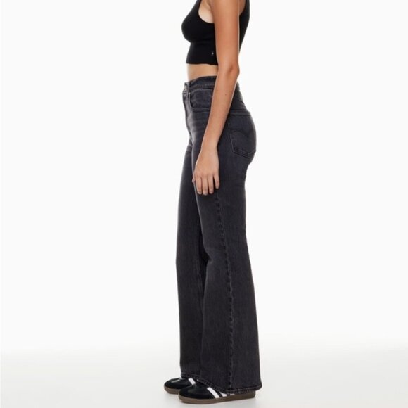 Aritzia x Levi's '70s High Flare Jean in Just a Hint Size 26 - Picture 3 of 14